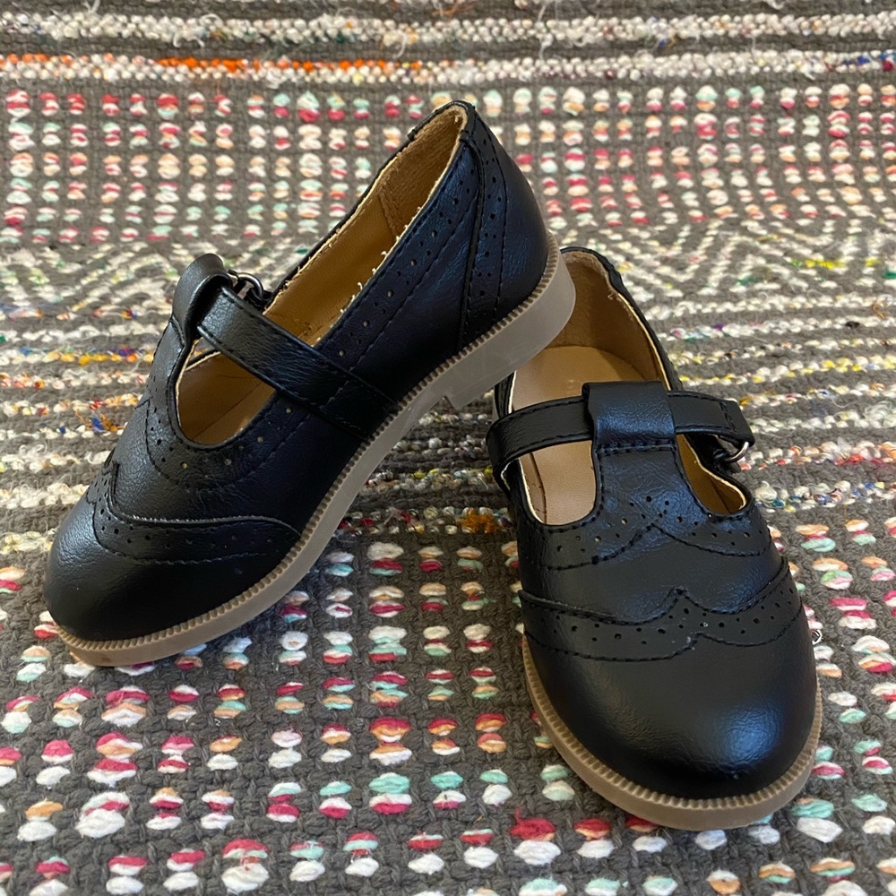 Toddler girls size 7 dress shoes